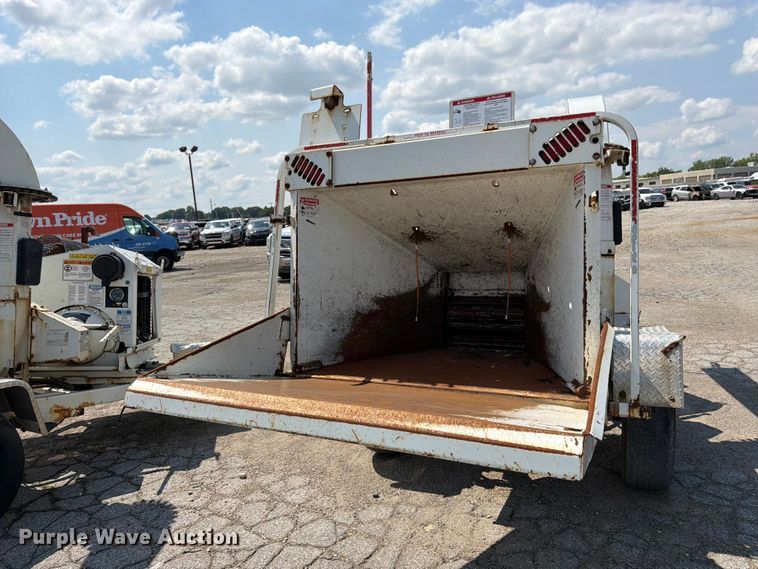 image for item YA4042 2017 Bandit 200UC wood chipper