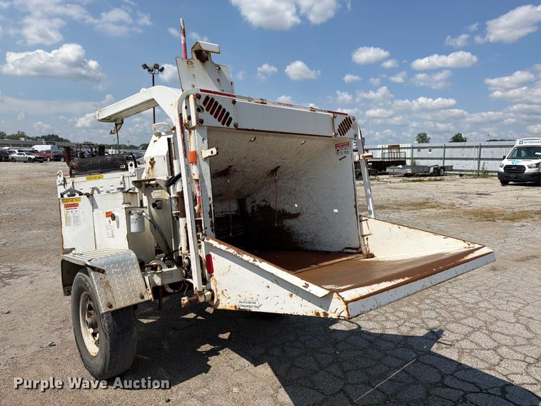 image for item YA4042 2017 Bandit 200UC wood chipper