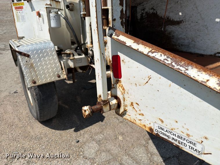 image for item YA4042 2017 Bandit 200UC wood chipper