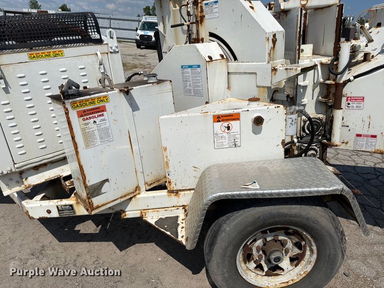 image for item YA4042 2017 Bandit 200UC wood chipper