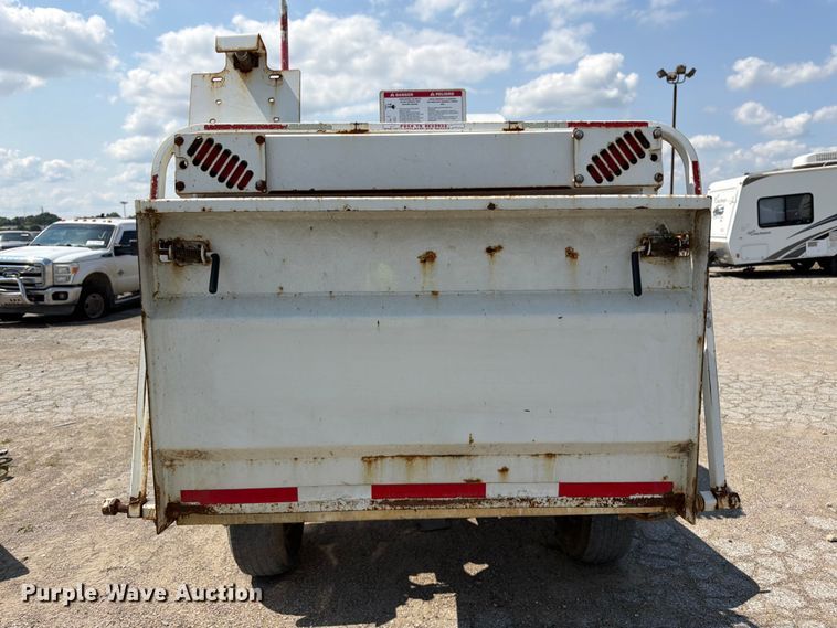 image for item YA4042 2017 Bandit 200UC wood chipper