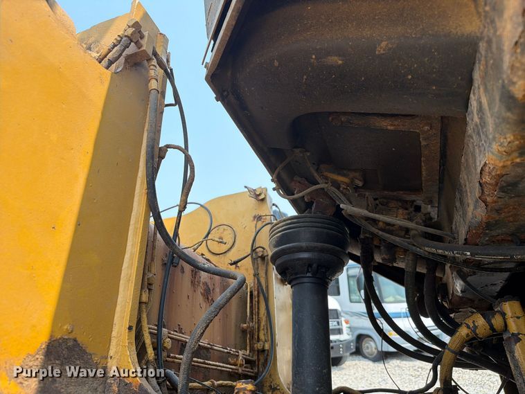 image for item YA4110 2004 Caterpillar 980G wheel loader