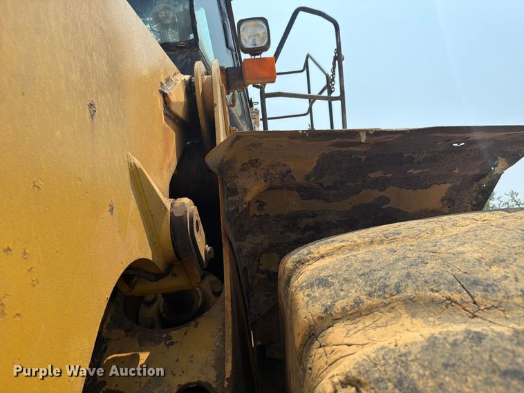 image for item YA4110 2004 Caterpillar 980G wheel loader