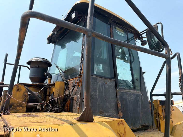 image for item YA4110 2004 Caterpillar 980G wheel loader