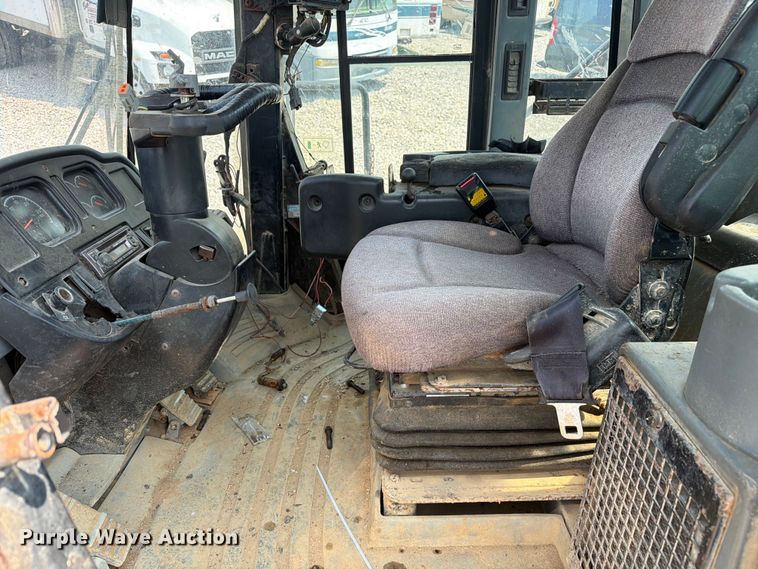 image for item YA4110 2004 Caterpillar 980G wheel loader