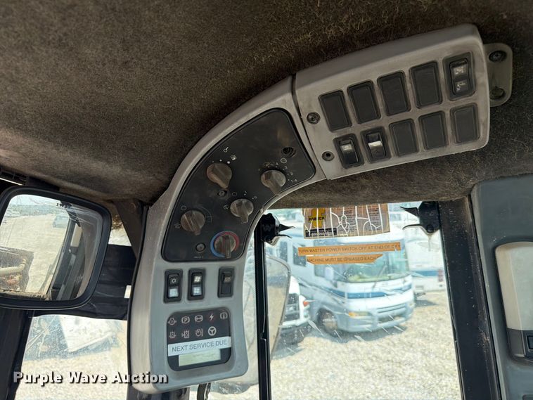 image for item YA4110 2004 Caterpillar 980G wheel loader