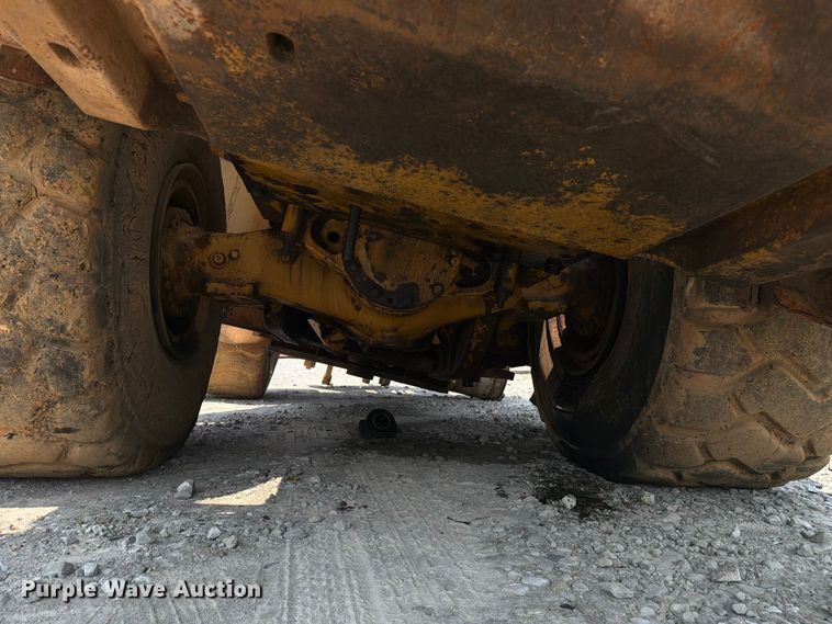 image for item YA4110 2004 Caterpillar 980G wheel loader