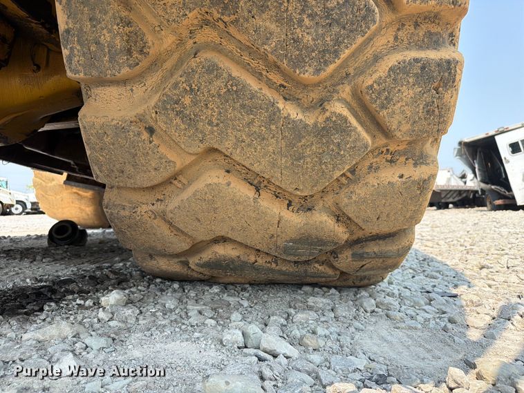 image for item YA4110 2004 Caterpillar 980G wheel loader