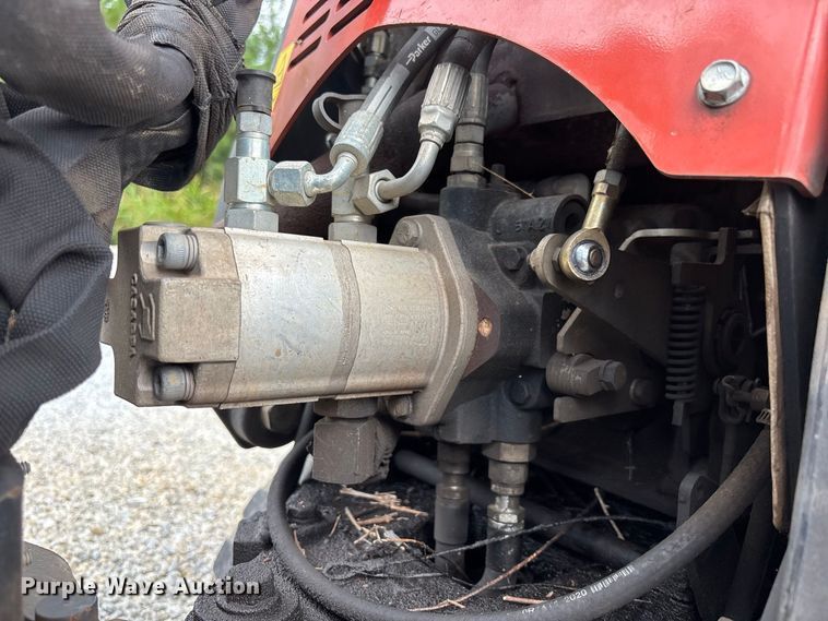 image for item YA4121 2021 Ditch Witch R300 cable plow