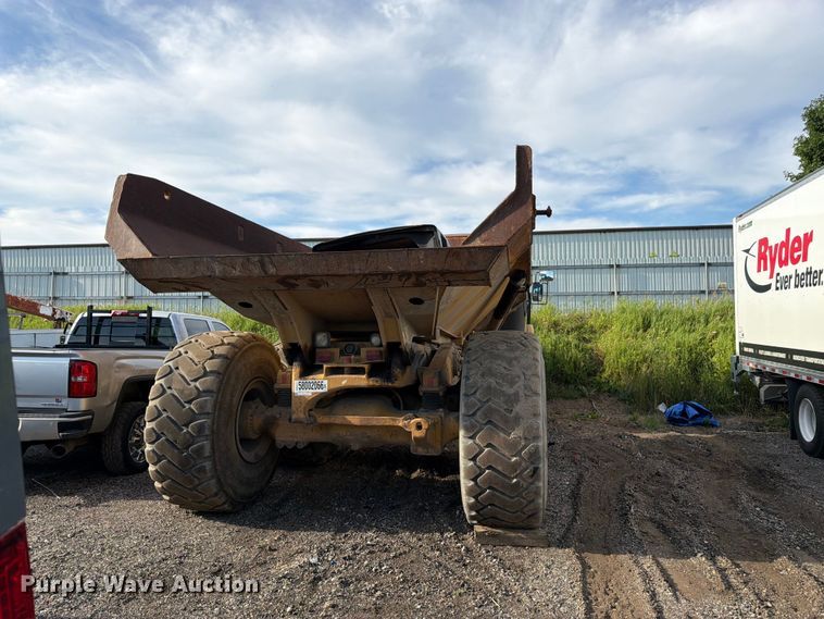 image for item YA4163 2005 Caterpillar 735 articulated haul truck