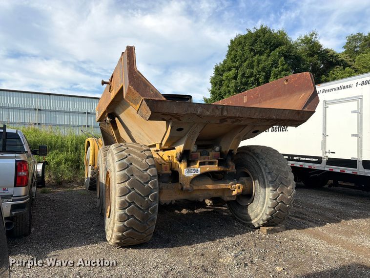 image for item YA4163 2005 Caterpillar 735 articulated haul truck