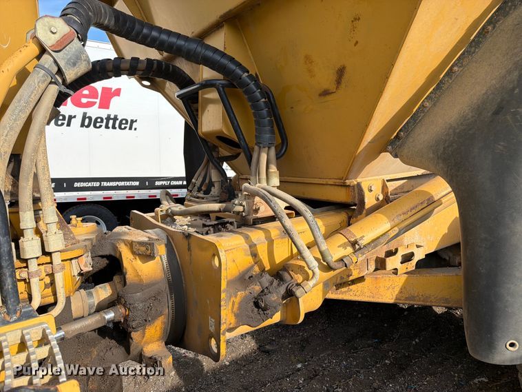 image for item YA4163 2005 Caterpillar 735 articulated haul truck