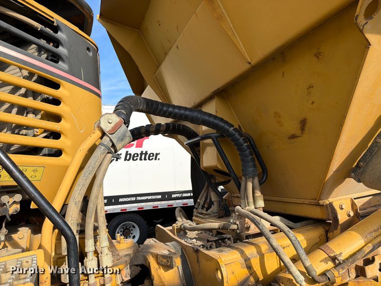 image for item YA4163 2005 Caterpillar 735 articulated haul truck
