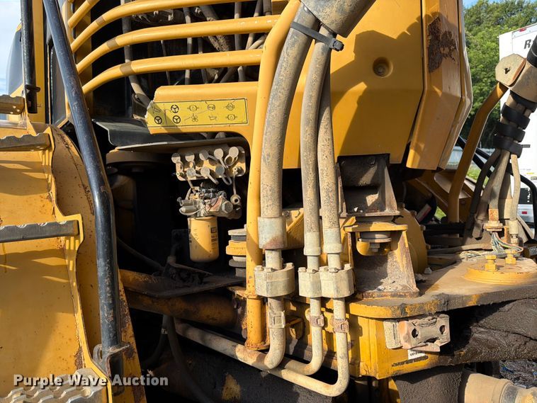 image for item YA4163 2005 Caterpillar 735 articulated haul truck