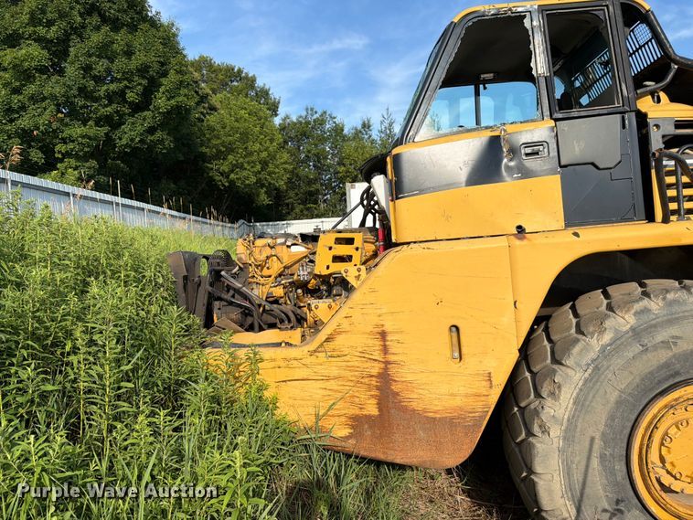 image for item YA4163 2005 Caterpillar 735 articulated haul truck