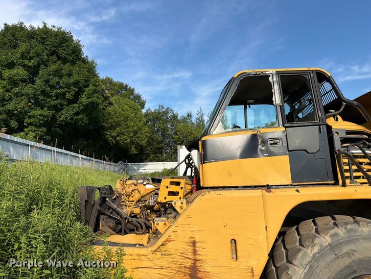 image for item YA4163 2005 Caterpillar 735 articulated haul truck