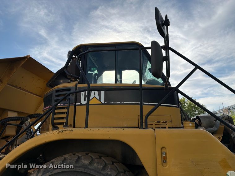 image for item YA4163 2005 Caterpillar 735 articulated haul truck