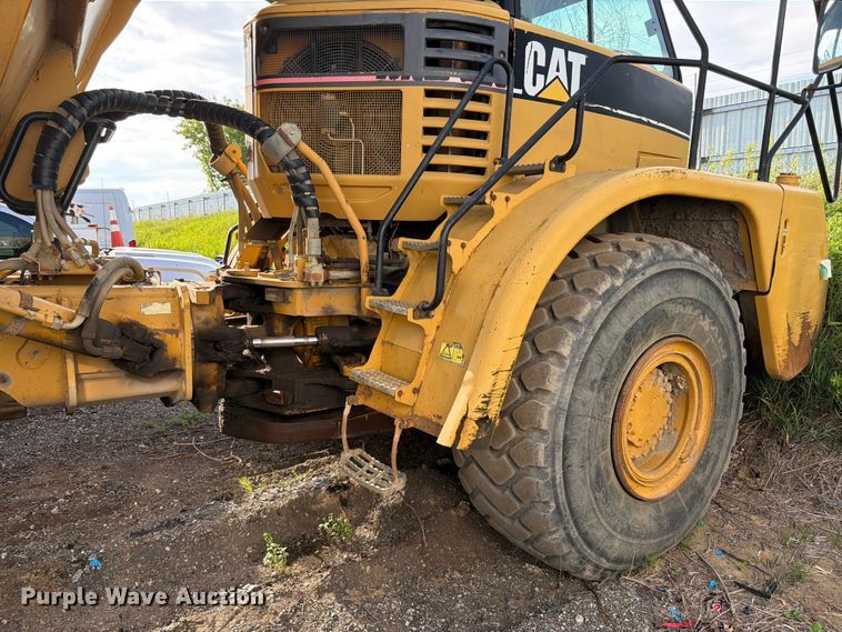 image for item YA4163 2005 Caterpillar 735 articulated haul truck