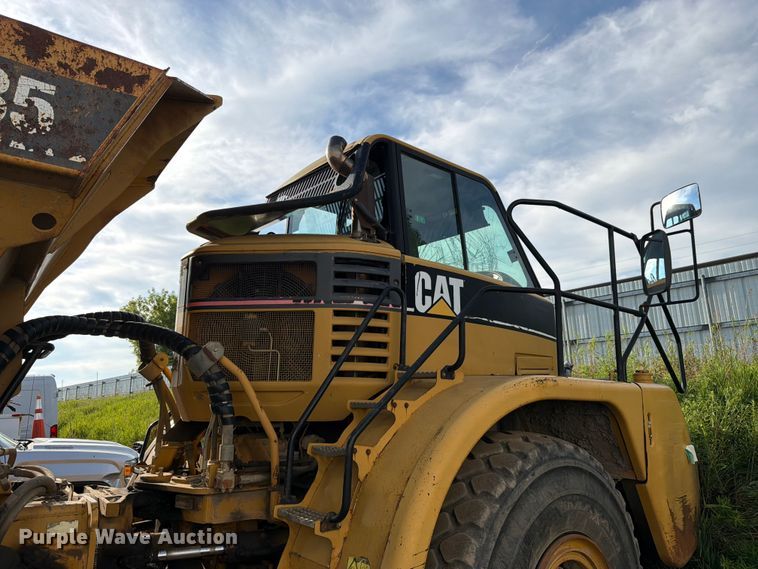 image for item YA4163 2005 Caterpillar 735 articulated haul truck