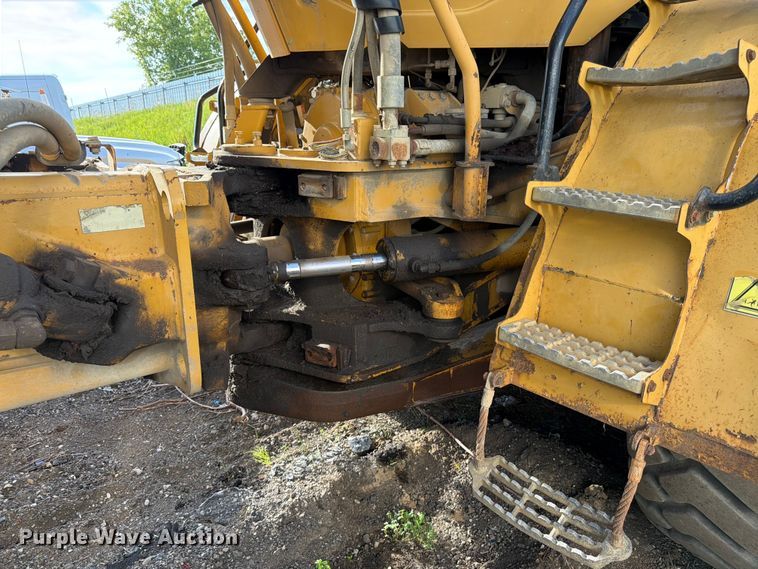 image for item YA4163 2005 Caterpillar 735 articulated haul truck