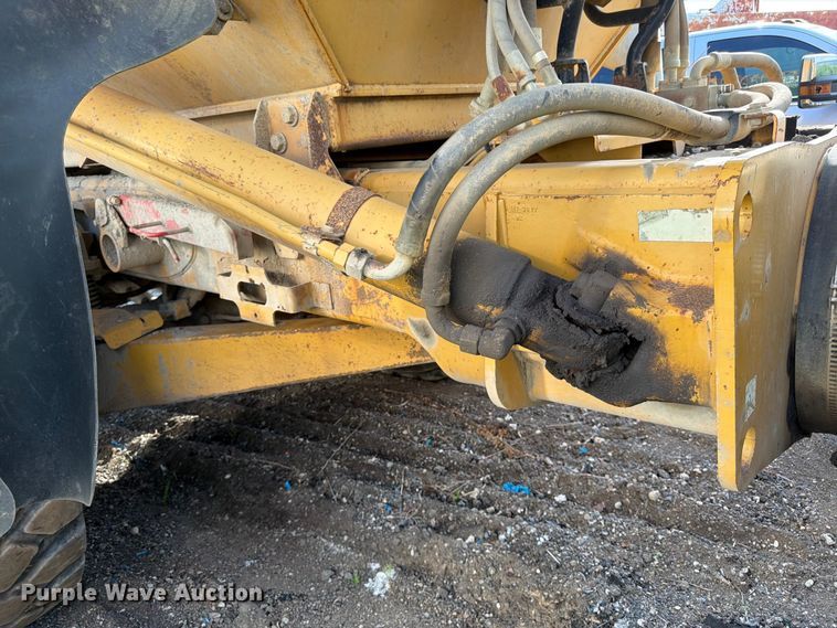 image for item YA4163 2005 Caterpillar 735 articulated haul truck