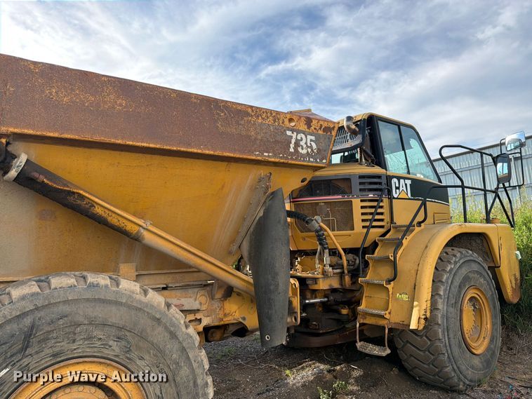 image for item YA4163 2005 Caterpillar 735 articulated haul truck
