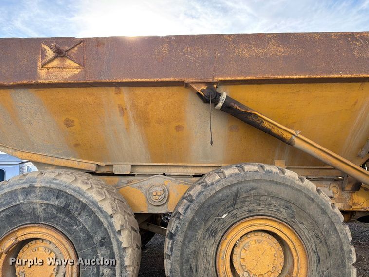image for item YA4163 2005 Caterpillar 735 articulated haul truck