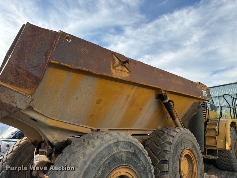 image for item YA4163 2005 Caterpillar 735 articulated haul truck