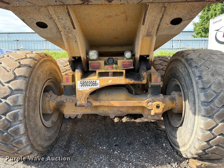 image for item YA4163 2005 Caterpillar 735 articulated haul truck