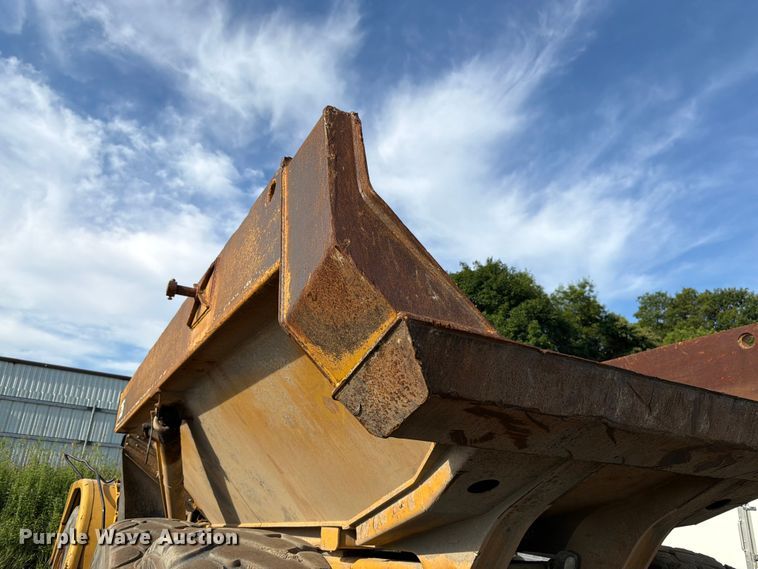 image for item YA4163 2005 Caterpillar 735 articulated haul truck