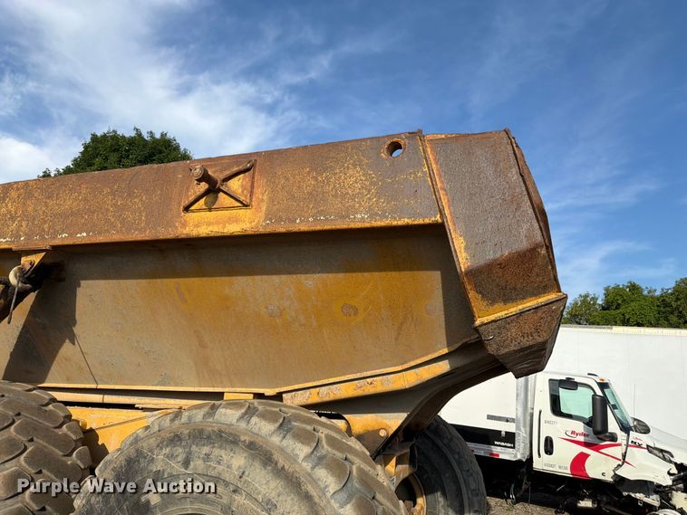 image for item YA4163 2005 Caterpillar 735 articulated haul truck