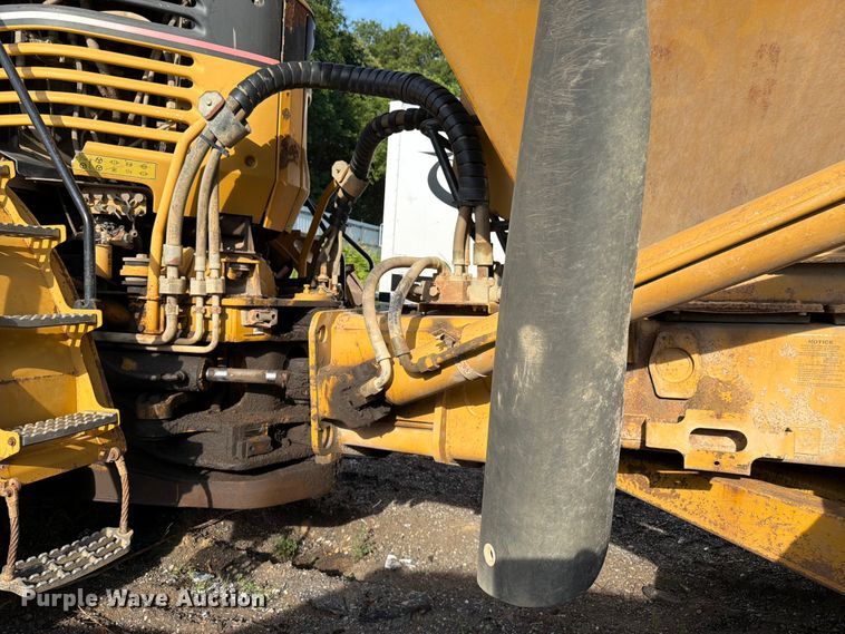 image for item YA4163 2005 Caterpillar 735 articulated haul truck