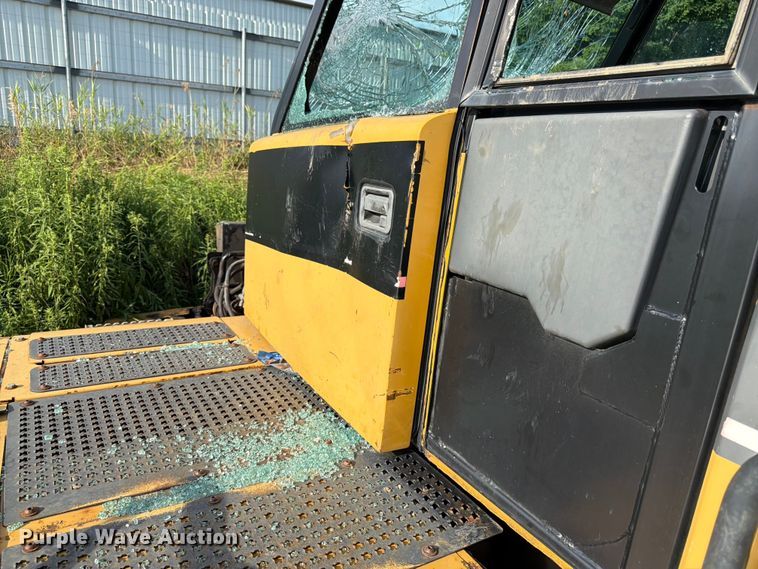 image for item YA4163 2005 Caterpillar 735 articulated haul truck