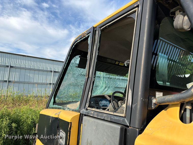 image for item YA4163 2005 Caterpillar 735 articulated haul truck