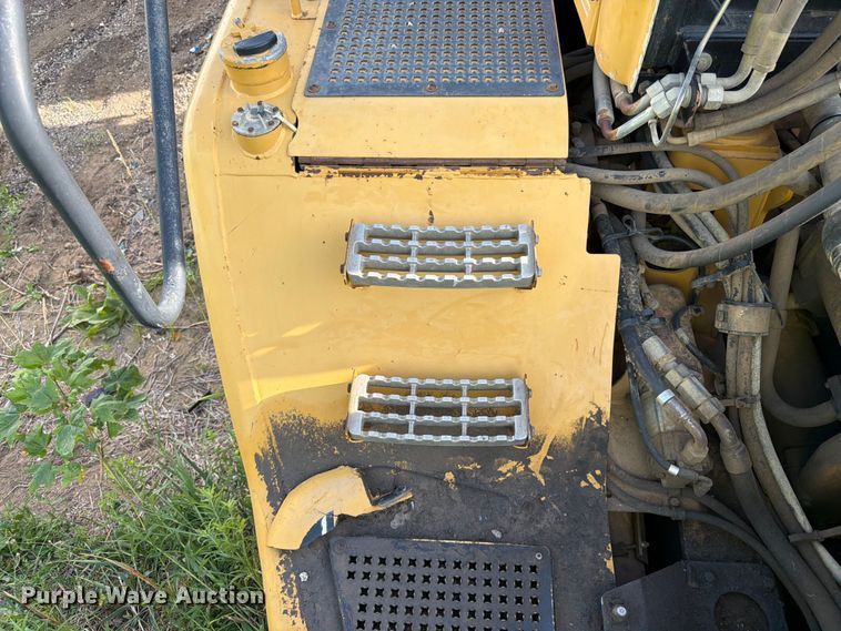 image for item YA4163 2005 Caterpillar 735 articulated haul truck