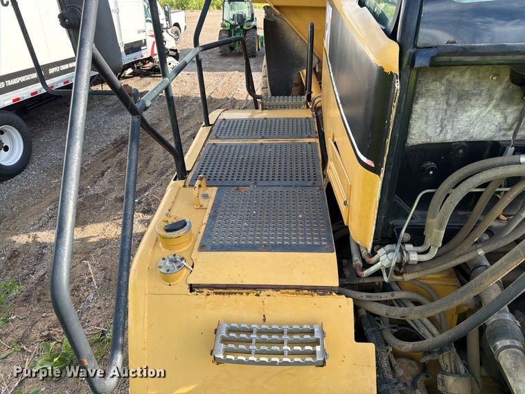 image for item YA4163 2005 Caterpillar 735 articulated haul truck
