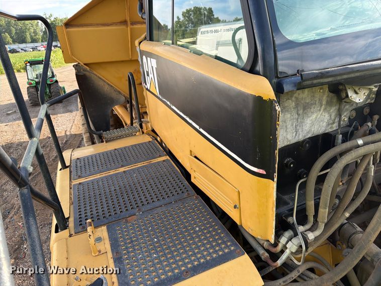 image for item YA4163 2005 Caterpillar 735 articulated haul truck