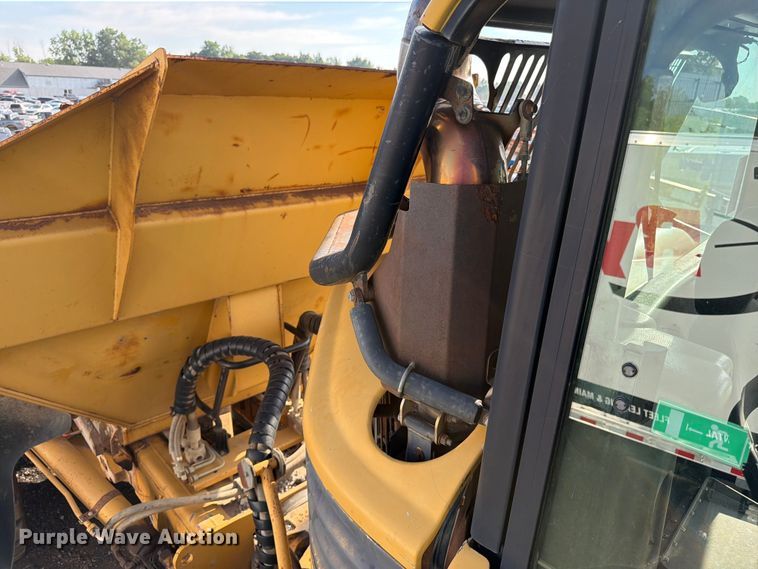image for item YA4163 2005 Caterpillar 735 articulated haul truck