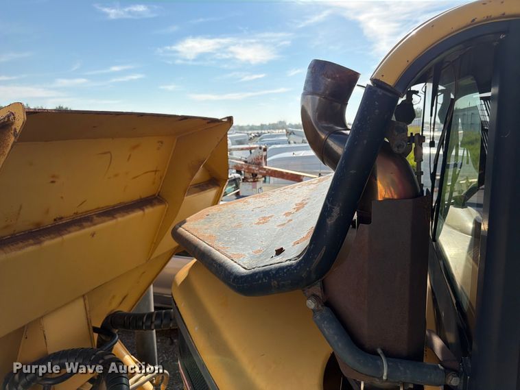 image for item YA4163 2005 Caterpillar 735 articulated haul truck