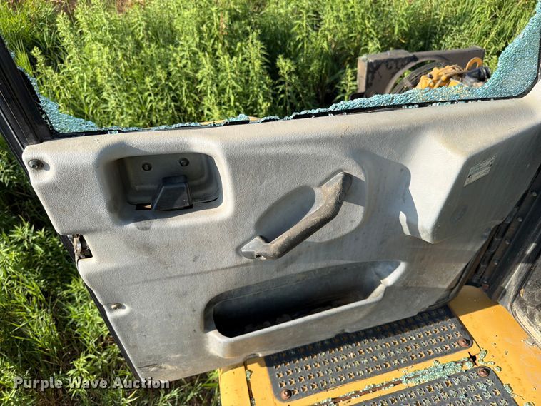 image for item YA4163 2005 Caterpillar 735 articulated haul truck