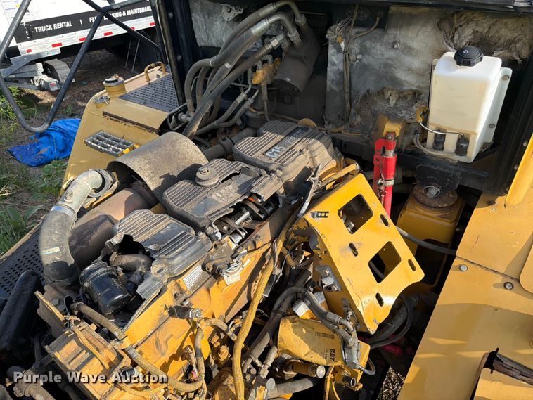 image for item YA4163 2005 Caterpillar 735 articulated haul truck