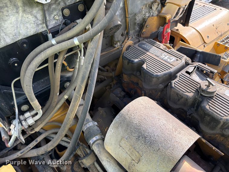 image for item YA4163 2005 Caterpillar 735 articulated haul truck