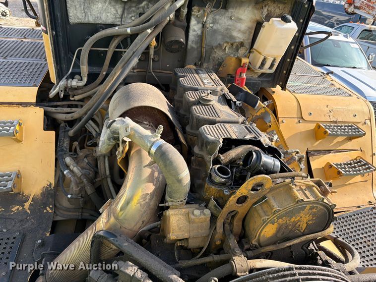 image for item YA4163 2005 Caterpillar 735 articulated haul truck