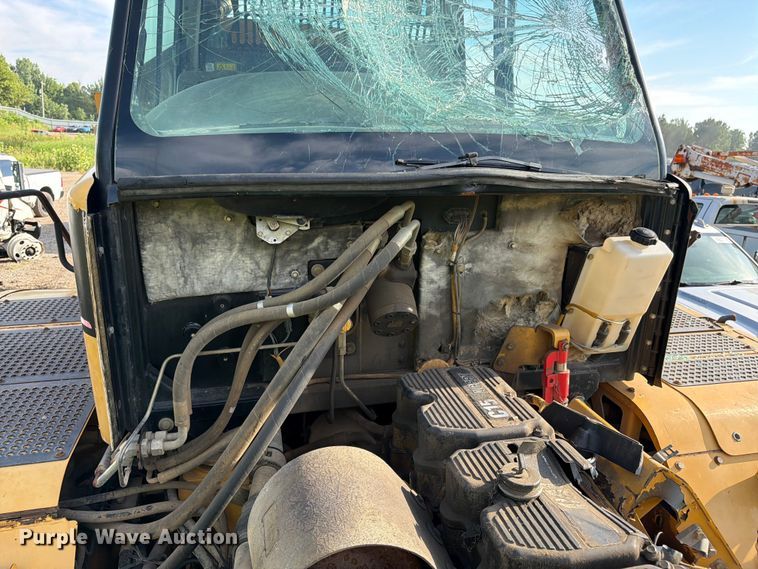 image for item YA4163 2005 Caterpillar 735 articulated haul truck