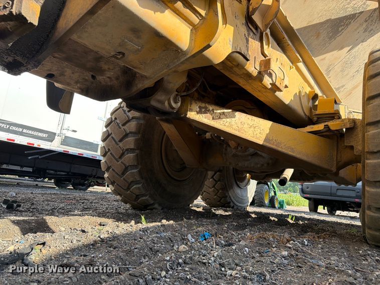 image for item YA4163 2005 Caterpillar 735 articulated haul truck
