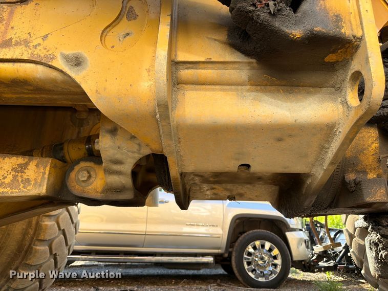 image for item YA4163 2005 Caterpillar 735 articulated haul truck