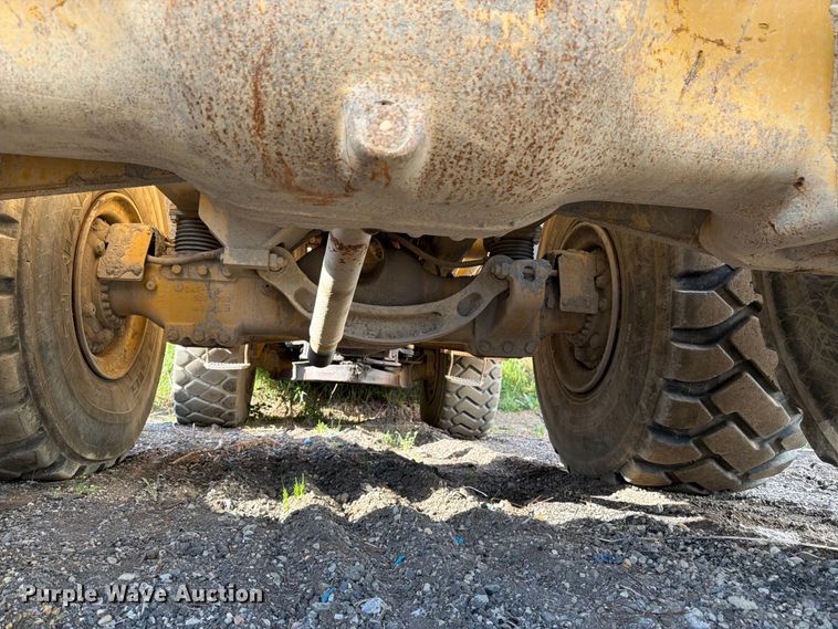 image for item YA4163 2005 Caterpillar 735 articulated haul truck