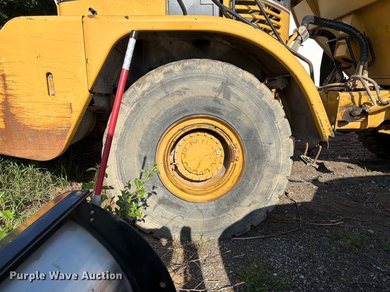 image for item YA4163 2005 Caterpillar 735 articulated haul truck
