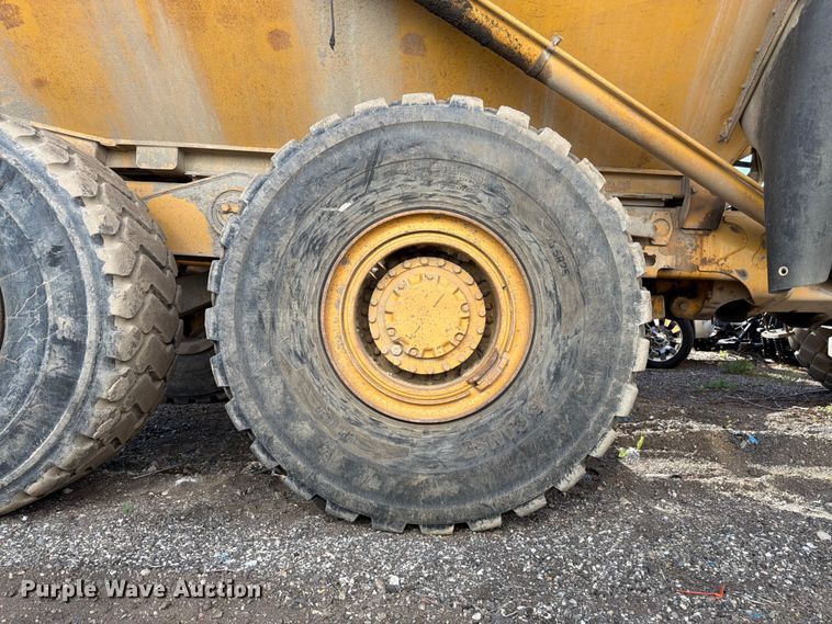 image for item YA4163 2005 Caterpillar 735 articulated haul truck
