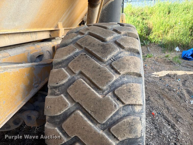 image for item YA4163 2005 Caterpillar 735 articulated haul truck